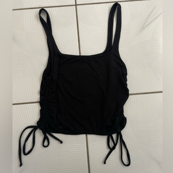 4/$60 Black Rutched Sides Tank Top - Size M - Picture 5 of 6